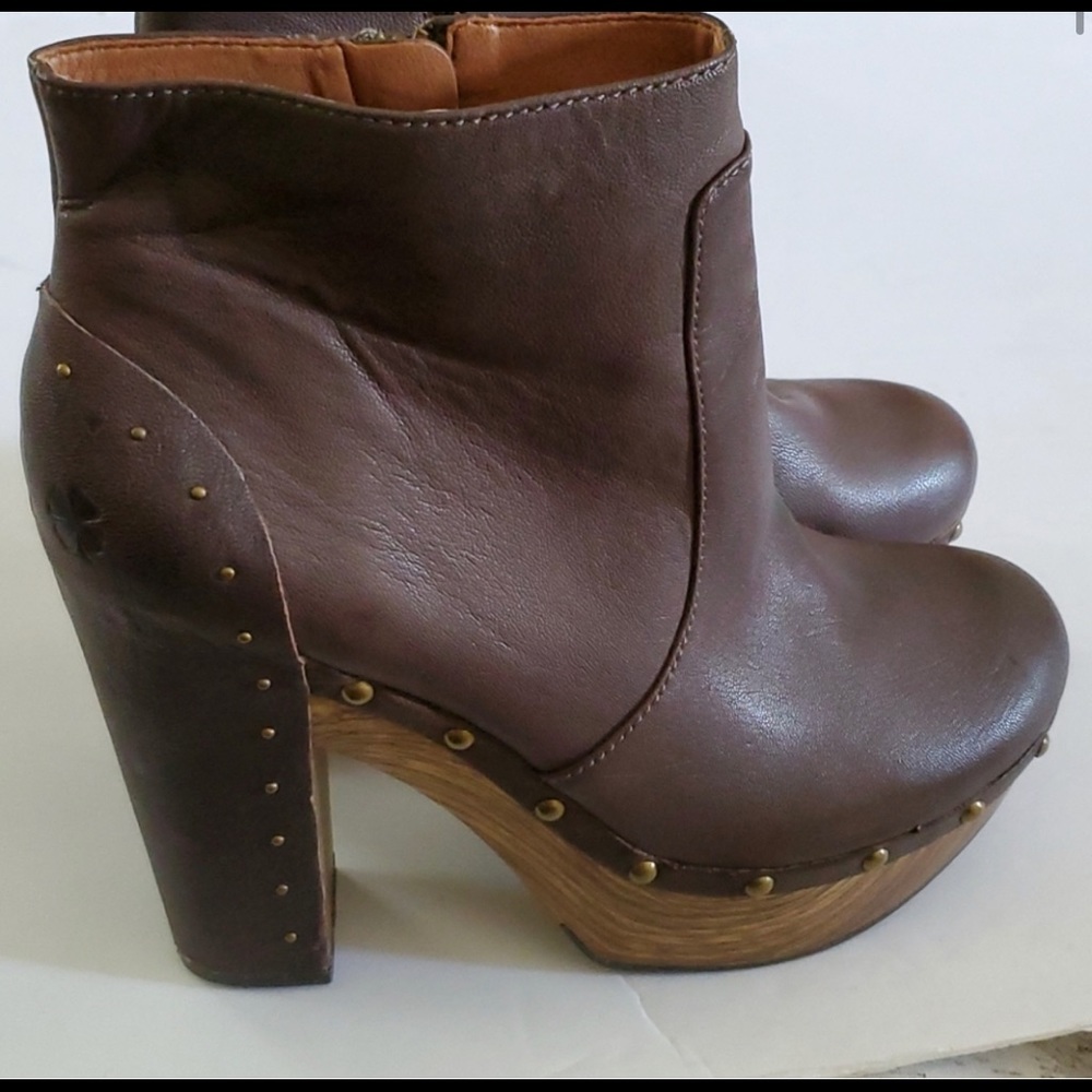 Lucky Brand platform clogs